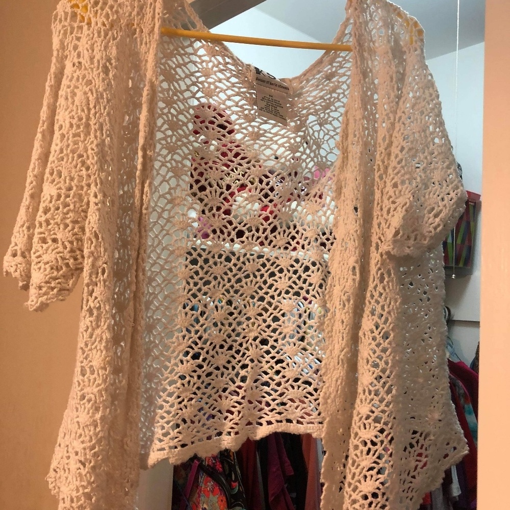 Short white knit sweater